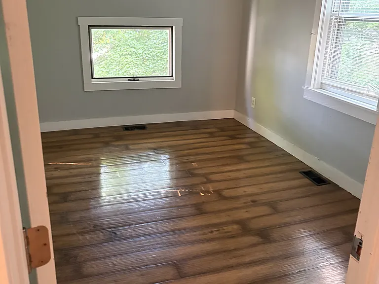 31 Maple St #4 — Photo 10