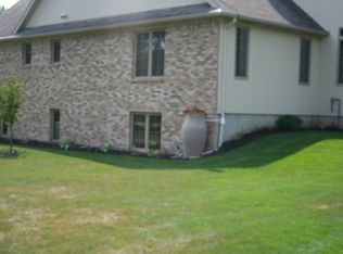 5967 W Sleepy Hollow Ln, East Lansing, MI 48823