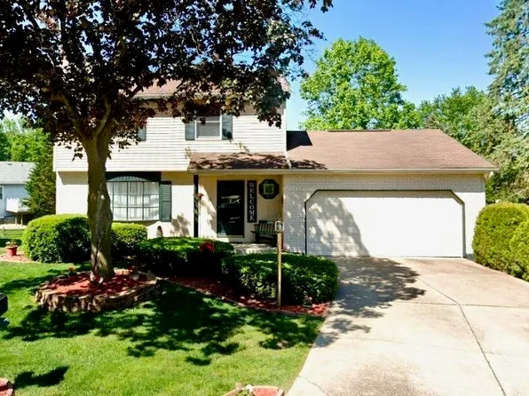 706 Bugle Ln, Mishawaka, IN 46544