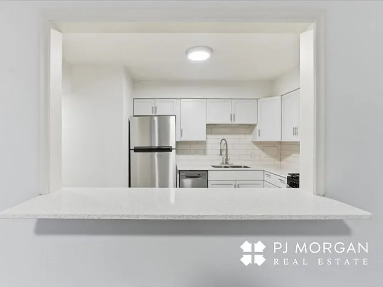 Fernshire Apartments — Photo 5