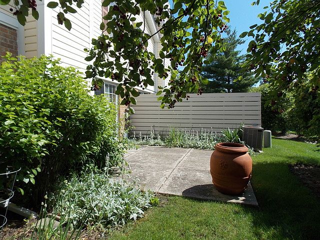 2nd image of 9927 Cambridge Dr