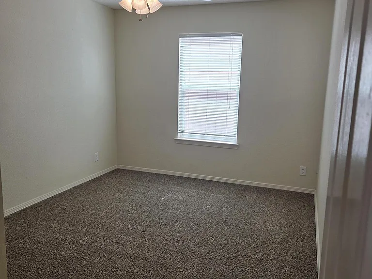 3717 NE Hubble Dr — Photo 22