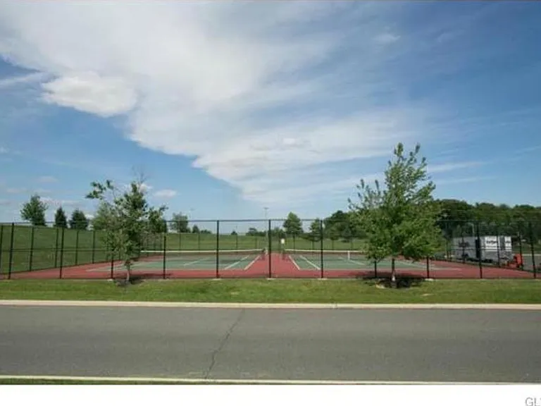 community tennis