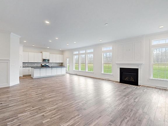 2nd image of 23360B Greenbank Dr