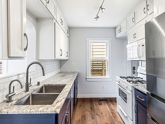 4th image of 3111 McKinley St NE