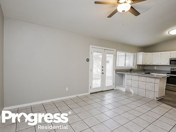 3rd image of 601 Beechwood Dr