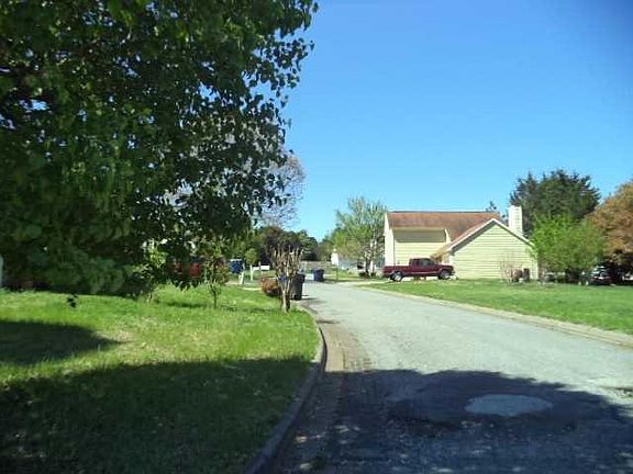 4th image of 416 Arborwood Dr