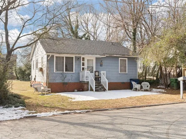 703 Raeford Ave, Lexington, NC 27292