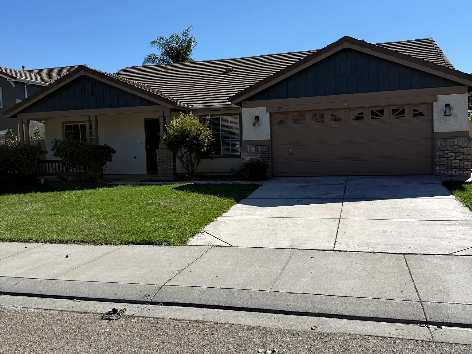5 bed, 2264 sqft, $3,250 — Photo 2