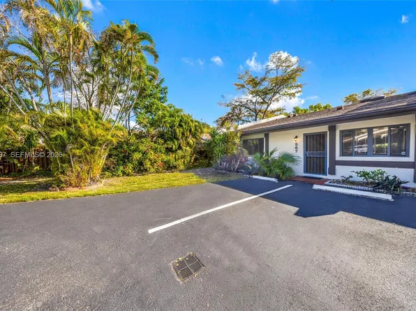567 NE 199th Ter #1S, Miami, FL 33179