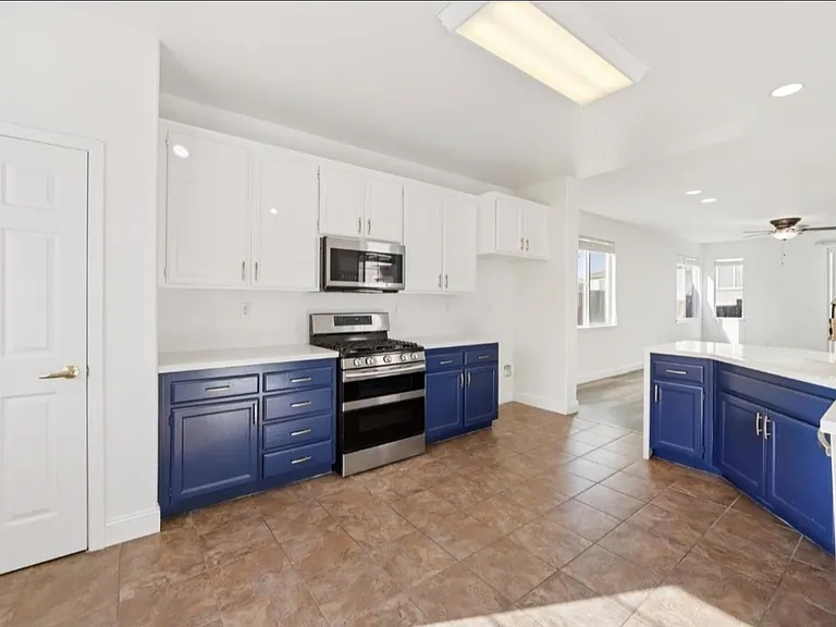 1888 Leaning Oak Dr — Photo 9