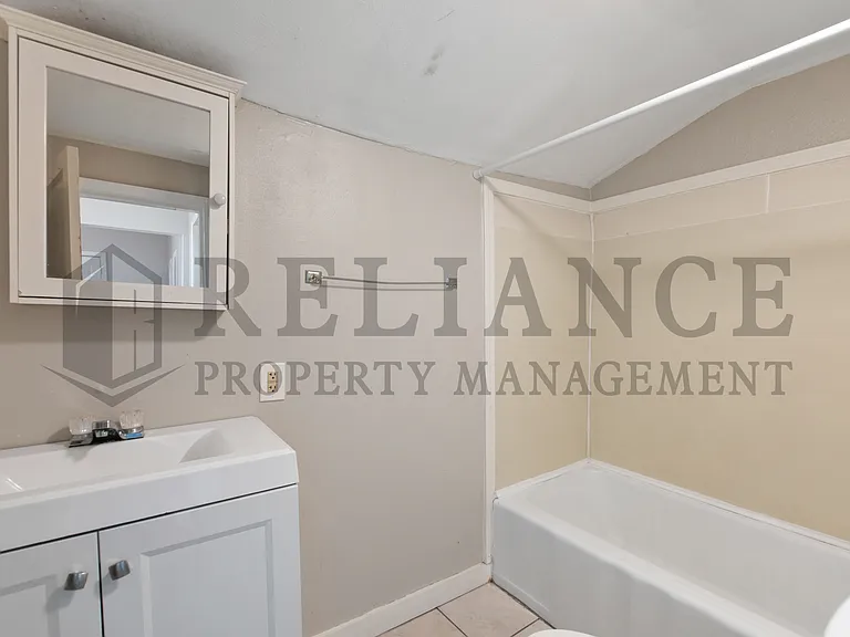 826 W Mentor Ave — Photo 8