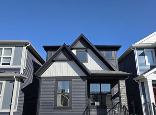18 Creekside Heath Mnr SW, Calgary, AB T2X 4B6