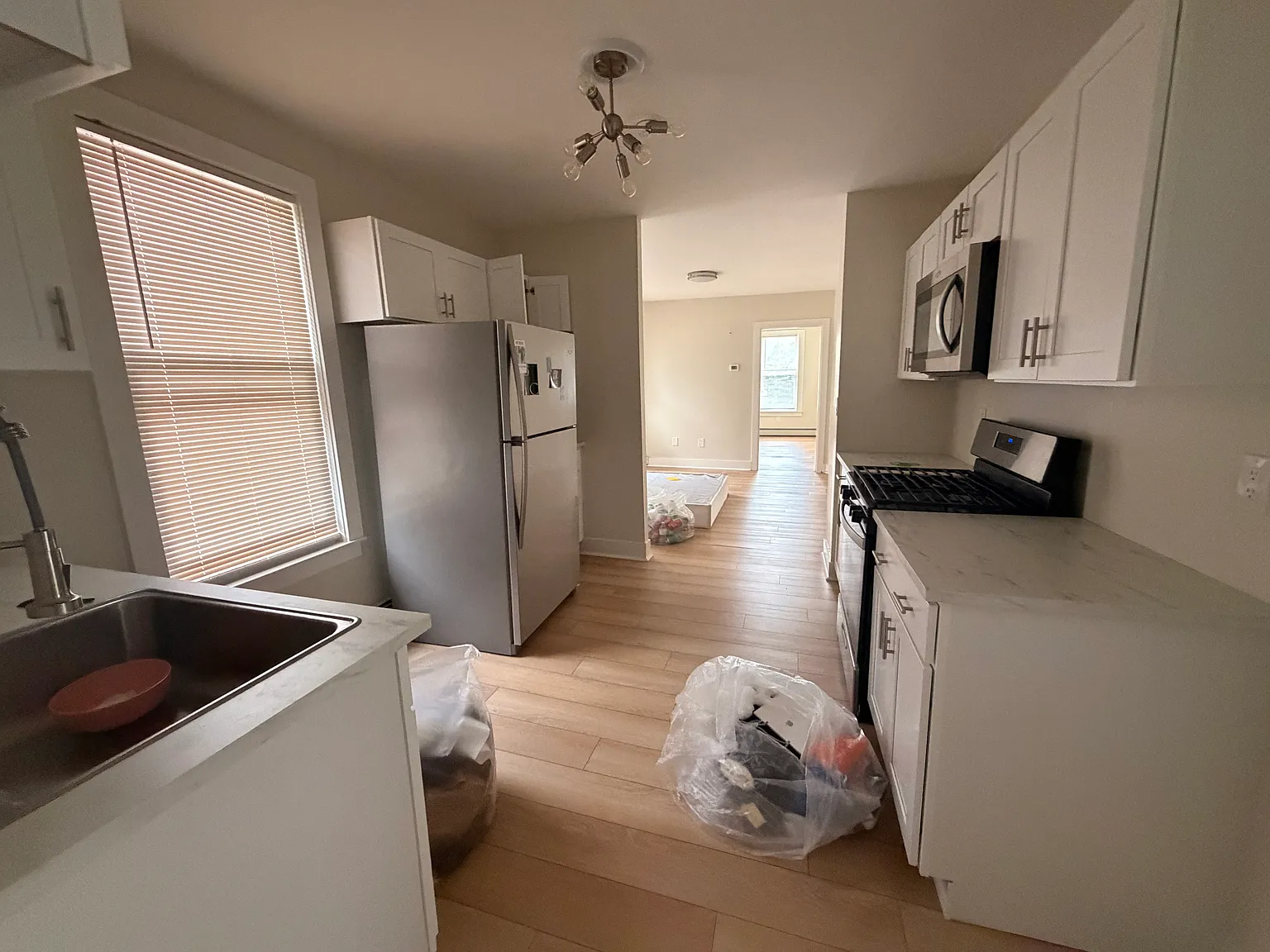 2 bed, 1300 sqft, $1,800 — Photo 4
