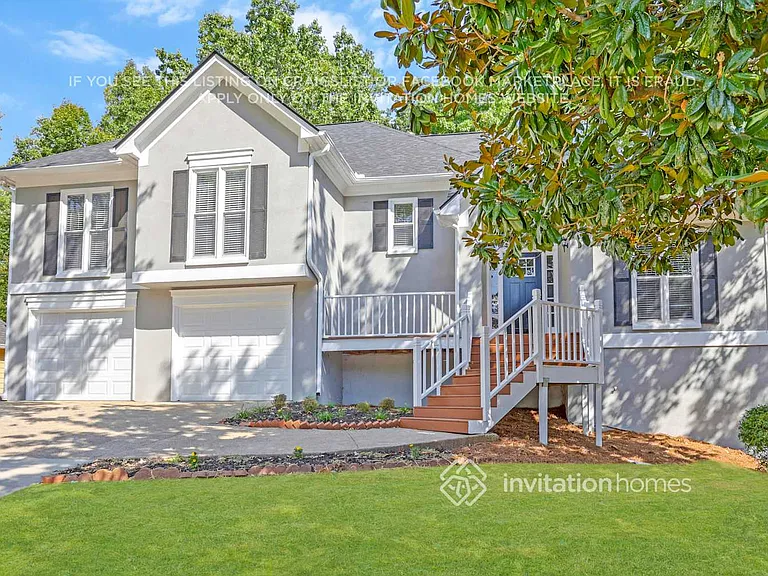 2447 Doubletree Dr NW — Photo 3