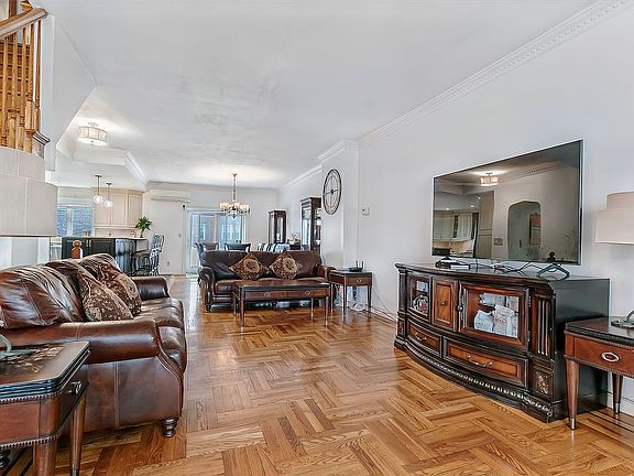 3rd image of 2156 Gerritsen Ave