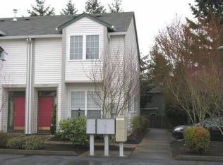 9446 SW Sutton Pl, Portland, OR 97223