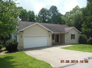 124 Stoneway Dr, Bedford, IN 47421