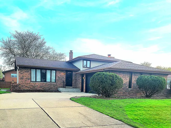 939 Devonshire Ln, Dyer, IN 46311