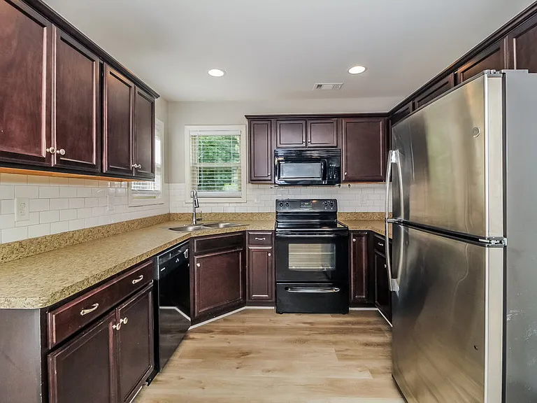 207 Depot Ln — Photo 7