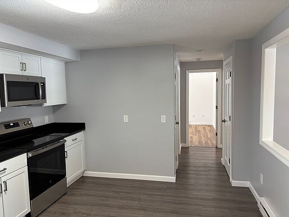 4th image of 82 Prince Rd