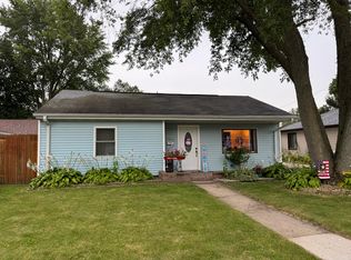 1308 Douglas Dr, Sterling, IL 61081