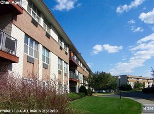 1111 River Rd, Edgewater, NJ 07020