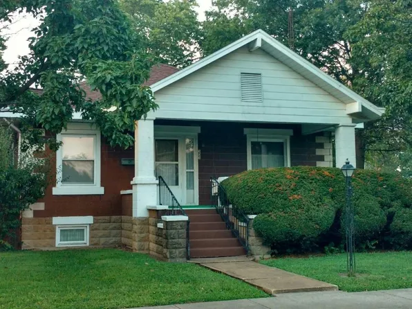 303 W South St, Pinckneyville, IL 62274