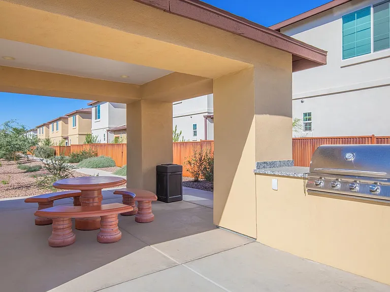 San Junipero Townhomes — Photo 10