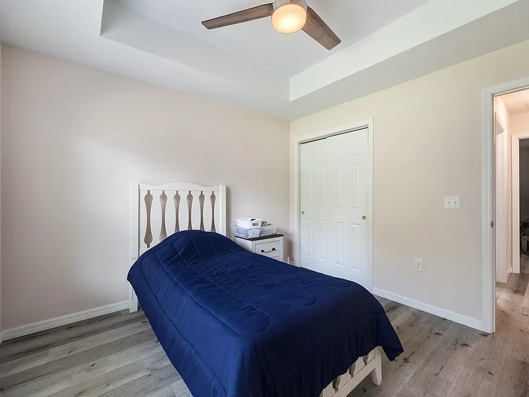 UNFURNISHED GUEST BEDROOM