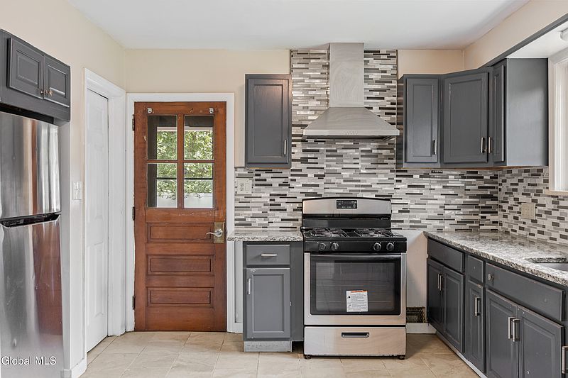 5th image of 131 Shaker Road