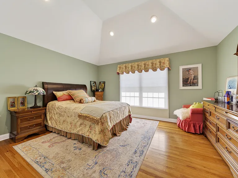 2 Tappanwood Dr — Photo 13