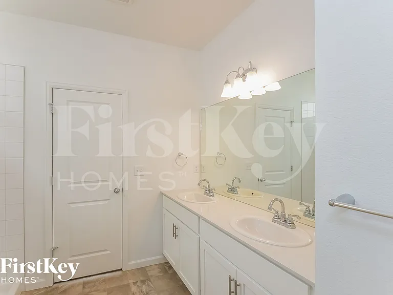 14593 Normande Dr — Photo 11