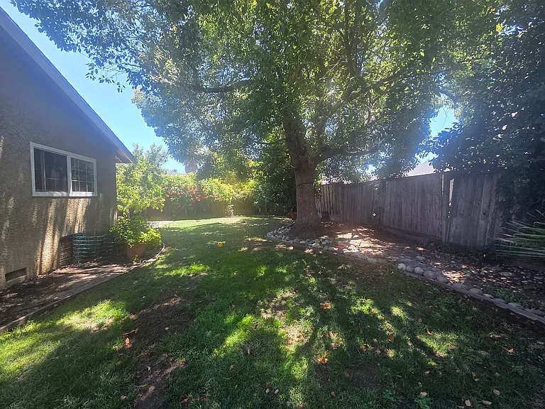 4094 Francisco St — Photo 8