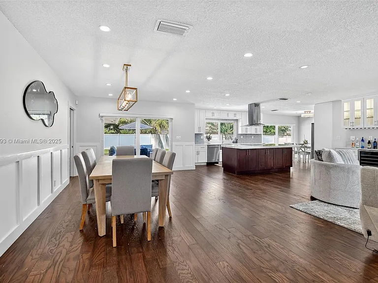 5660 Golfway Dr — Photo 8