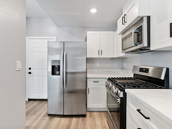 5th image of 15447 Pomona Rincon Rd #313