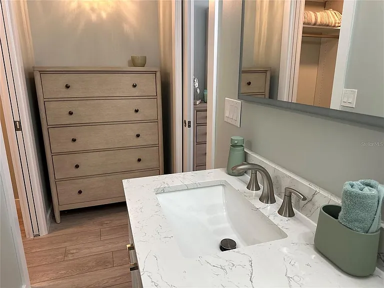 1723 Stanford Ln — Photo 25