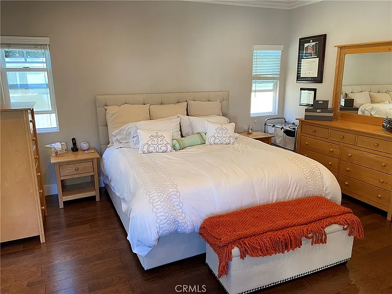 4470 Stansbury Ave — Photo 53