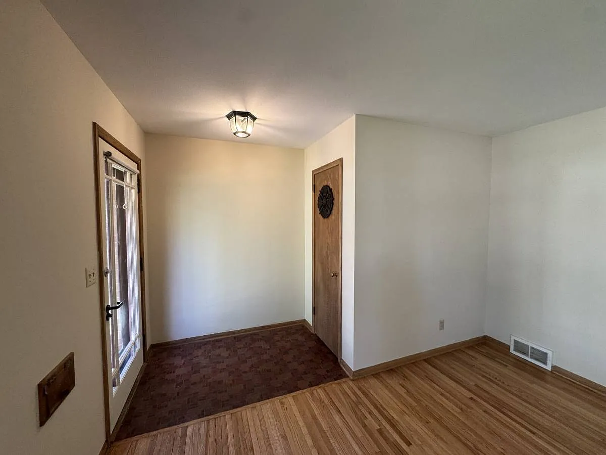 7305 3rd Ave S in Minneapolis, MN 55423 — Photo 3
