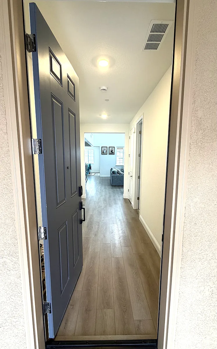 Entry Hallway - 2000 Moonbrook Cir