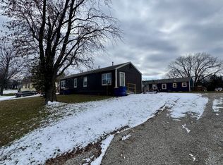 8200 Oak Dr, De Soto, KS 66086
