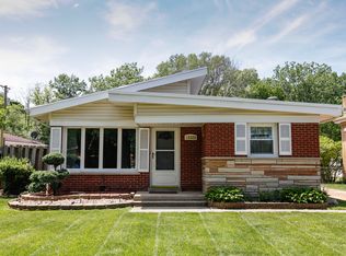 15326 Harding Ave, Midlothian, IL 60445