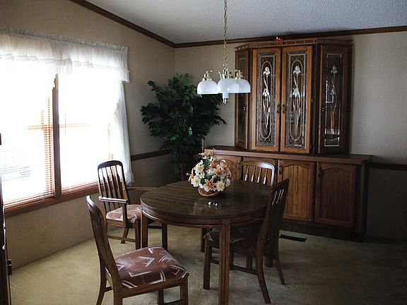 4th image of 1118 Oak Brook Ln