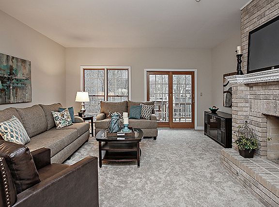 5th image of 334 Greenfield Ave