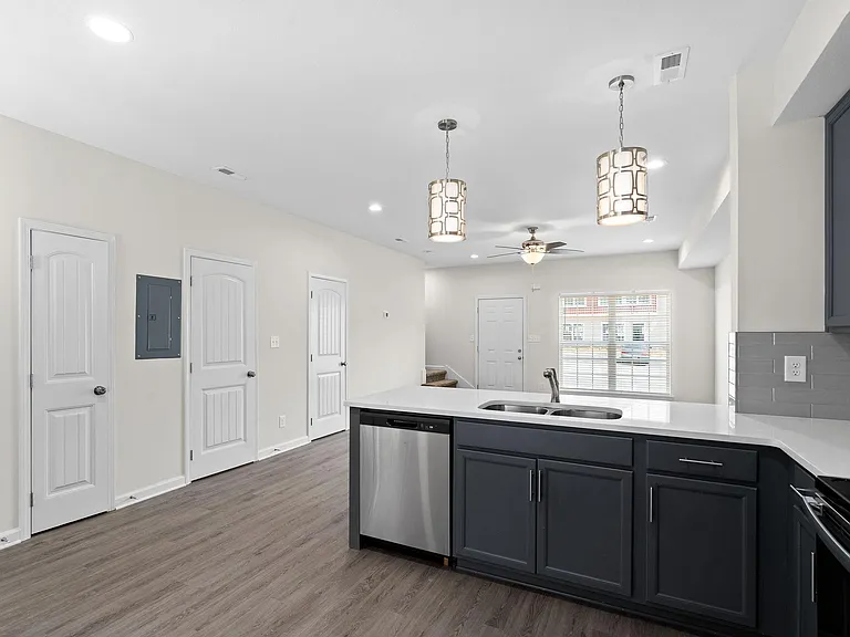 401 Victory Rd — Photo 27