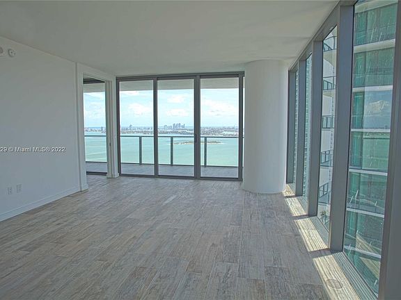 3rd image of 650 NE 32nd St E #3101