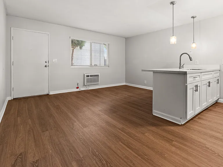 2405 Adams Ave #2 — Photo 3