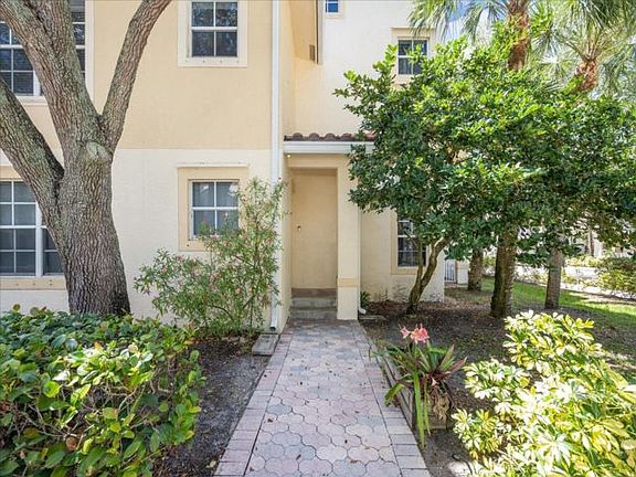 2nd image of 4822 Chancellor Dr APT 23