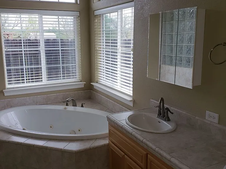 22351 Edgewater Dr — Photo 12