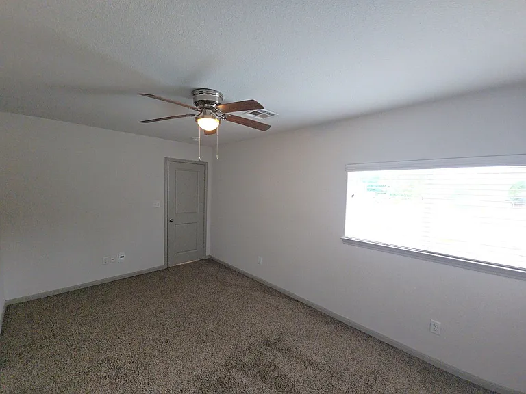 626 Magnolia Bnd — Photo 8